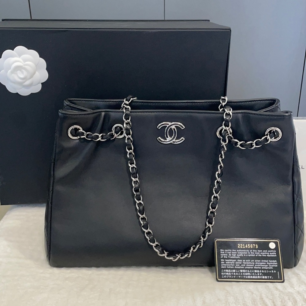Chanel Black Leather Shoulder Bag
